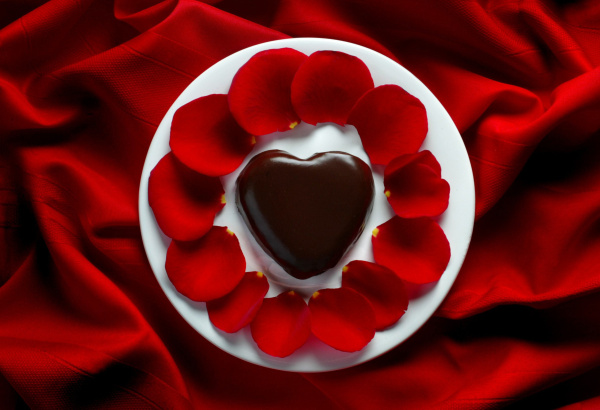 Chocolate Heart & Rose Pedals